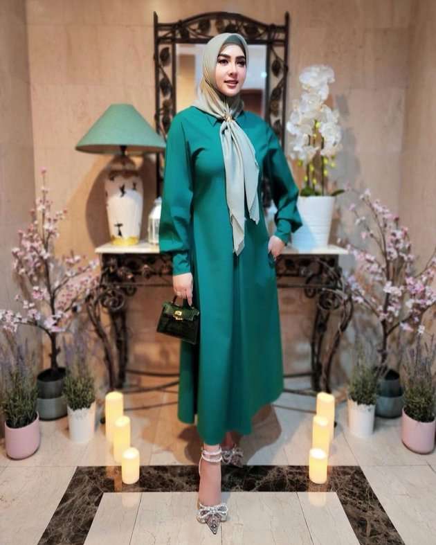 6 Gaya Fashion Syahrini Selama Puasa Ramadan di Singapura Jadi Sorotan!