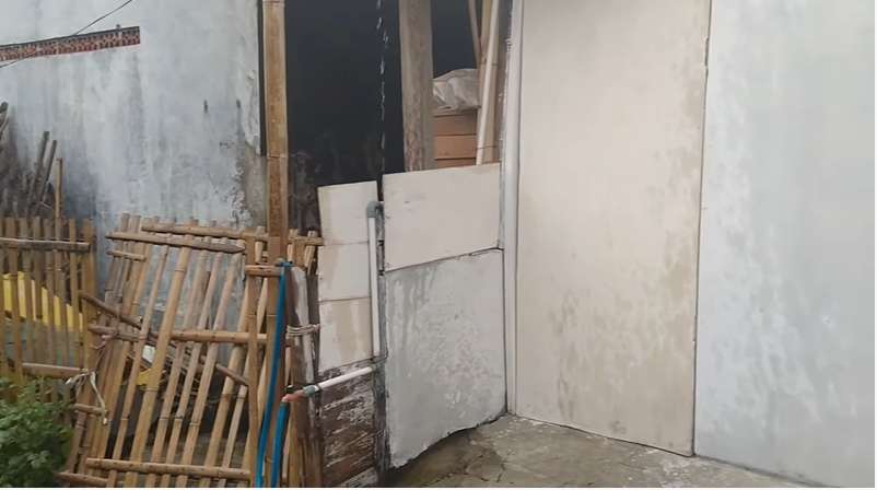 10 Potret Rumah Lord Rangga Petinggi Sunda Empire, Kondisinya Miris, Hanya dari Bilik Bambu!