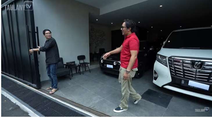 11 Potret Rumah Baru Desta dan Natasha Rizky, Desainnya Super Keren!