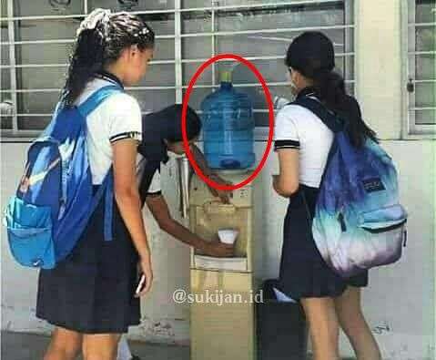 10 Momen Kocak Akibat Lupa, Bikin Capek Ketawa!