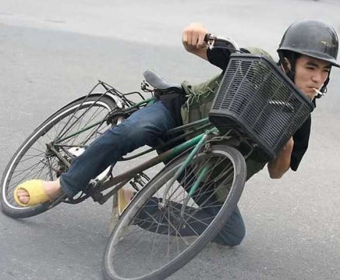 10 Potret Unik Orang Naik Sepeda, Aksinya Bikin Melongo!