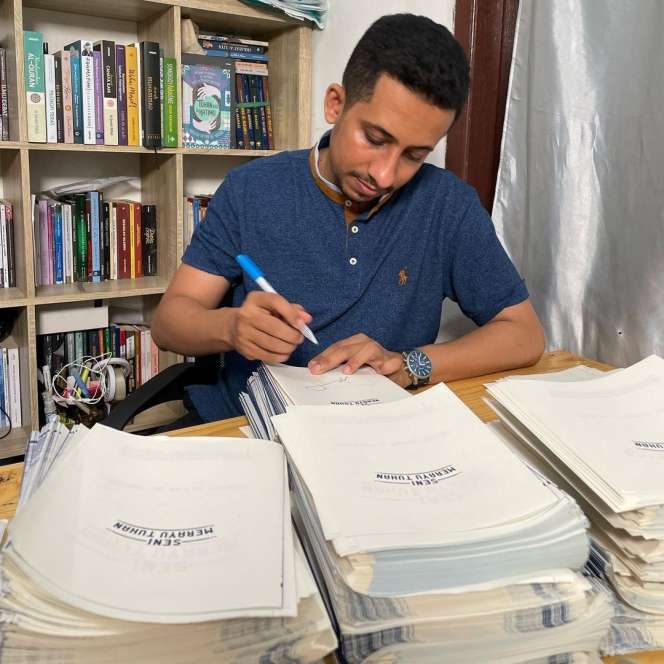 7 Potret Rumah Habib Husein Jafar, Panutan 'Pemuda Tersesat' yang Viral, Bak Istana Buku!