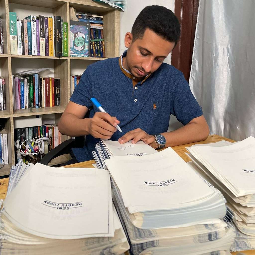 7 Potret Rumah Habib Husein Jafar, Panutan 'Pemuda Tersesat' yang Viral, Bak Istana Buku!