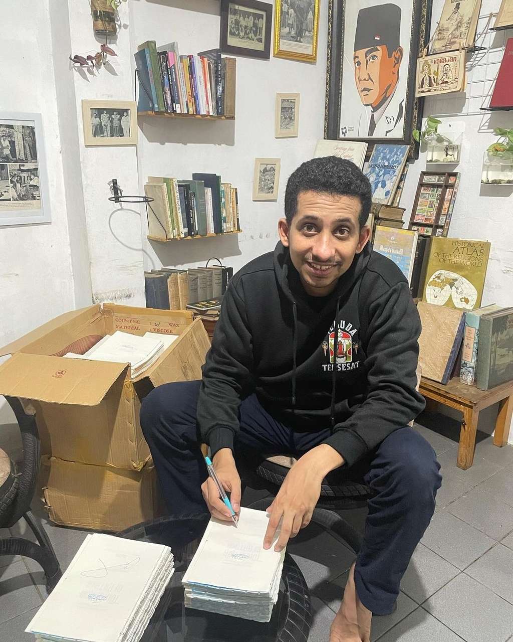 7 Potret Rumah Habib Husein Jafar, Panutan 'Pemuda Tersesat' yang Viral, Bak Istana Buku!