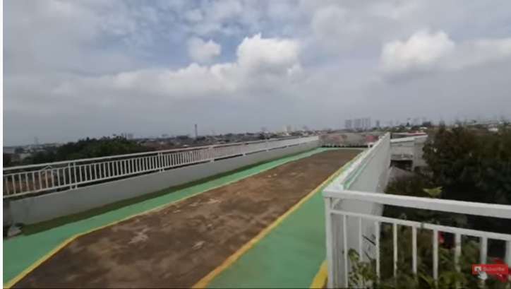 7 Potret Rooftop Yusuf Mansur, Saking Luasnya Bisa Dipakai Main Sepeda!