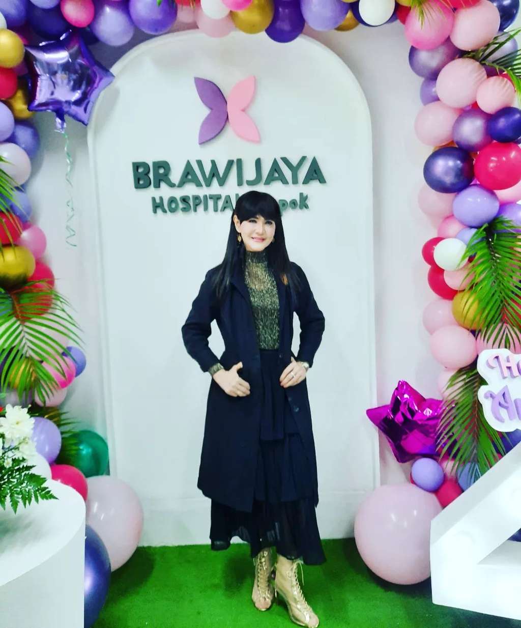 7 Potret Terbaru Ita Purnamasari, Lady Rocker yang Awet Muda di Usia 54 Tahun!