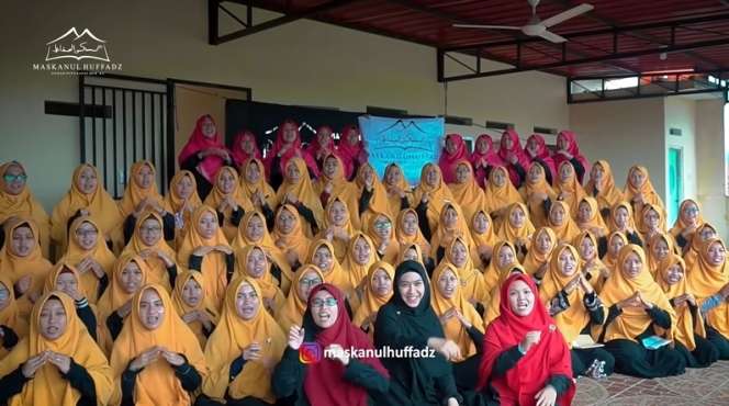 7 Pontret Pondok Pesantren Oki Setiana Dewi di Bogor, Dilengkapi Taman 'Surga'!