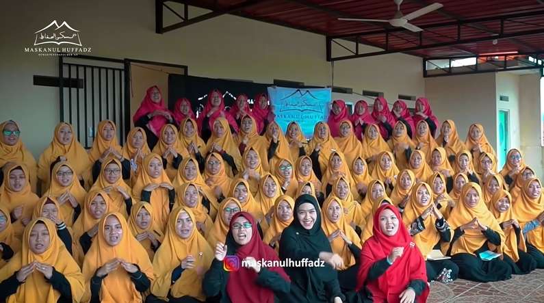 7 Pontret Pondok Pesantren Oki Setiana Dewi di Bogor, Dilengkapi Taman 'Surga'!