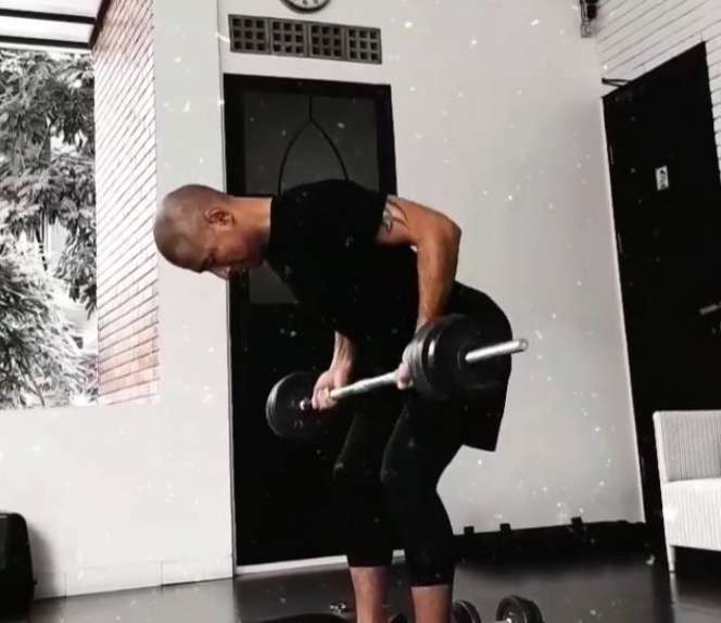 Adu Mewah 4 Rumah Artis Mualaf, Milik Deddy Corbuzier Bikin Melongo, Megah Abis!