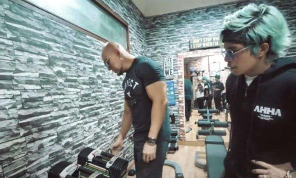 Adu Mewah 4 Rumah Artis Mualaf, Milik Deddy Corbuzier Bikin Melongo, Megah Abis!