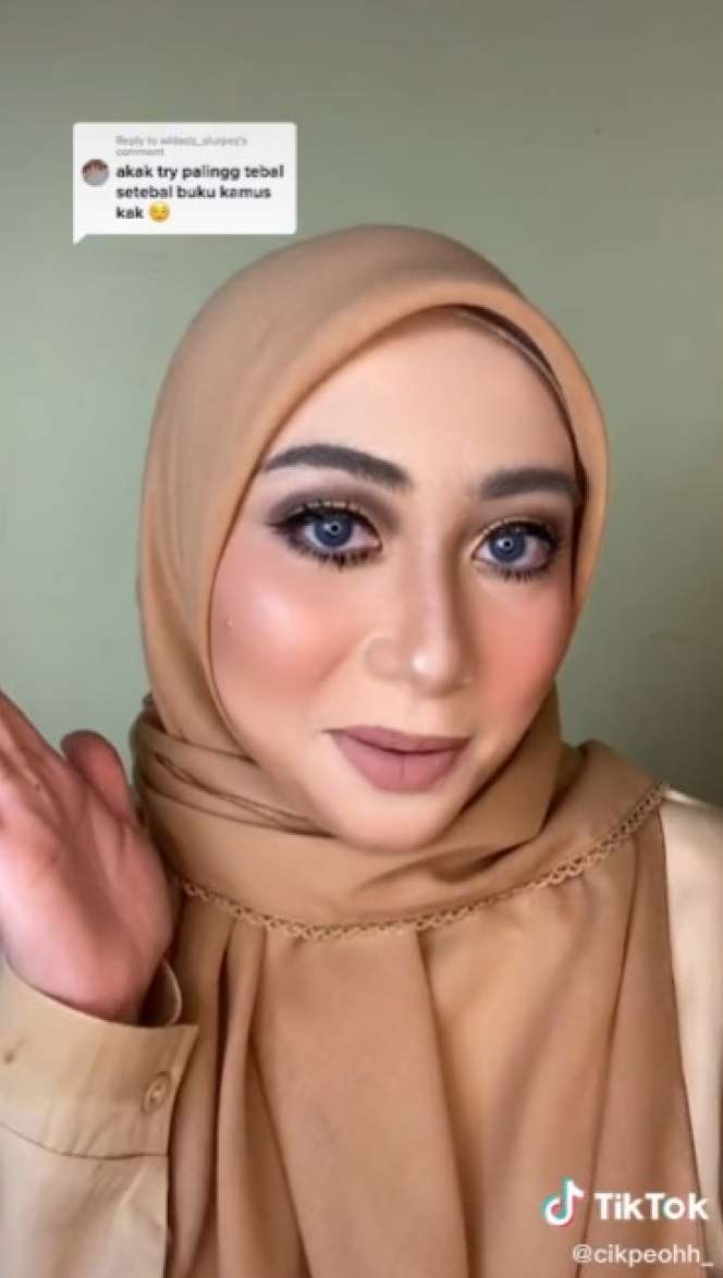 Pakai Makeup 10 Lapis, Perubahan Wanita Ini Sukses Bikin Pangling!
