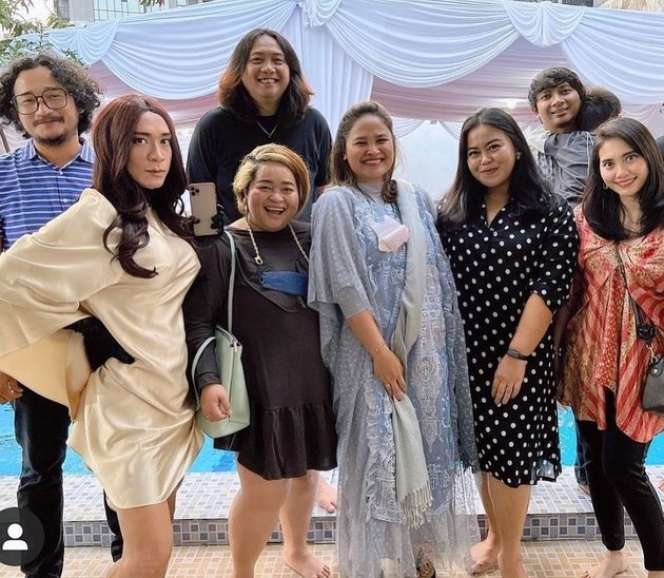 7 Potret Aming Dandan Cantik Saat Hadiri Pesta, Endingnya Malah Salting Ketemu Ustaz Maulana!