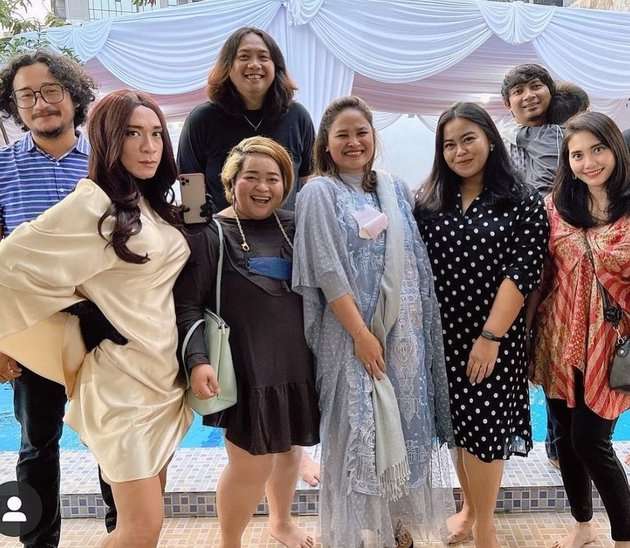 7 Potret Aming Dandan Cantik Saat Hadiri Pesta, Endingnya Malah Salting Ketemu Ustaz Maulana!