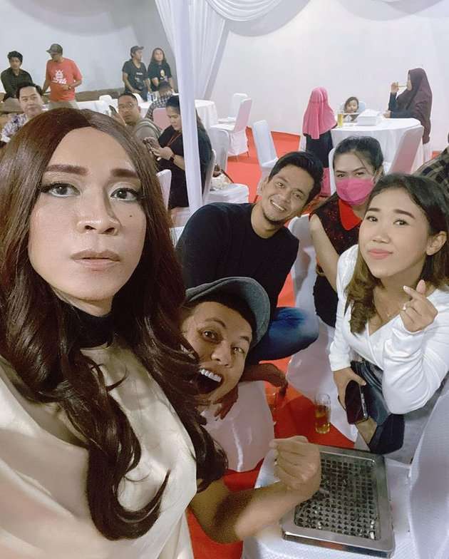 7 Potret Aming Dandan Cantik Saat Hadiri Pesta, Endingnya Malah Salting Ketemu Ustaz Maulana!