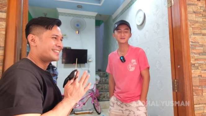 8 Potret Rumah Sensen Asisten Raffi Ahmad, Masuk Gang Sempit Dalamnya Mewah!