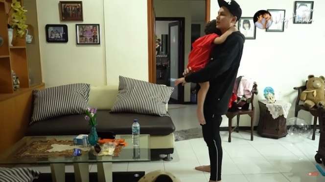8 Potret Rumah Orangtua Andhika Pratama di Malang, Nggak Kalah Mewah!