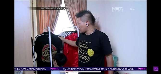 10 Potret Rumah Mang Saswi Sahabat ‘Sultan’ Sule, Bak Showroom Motor Harley Davidson