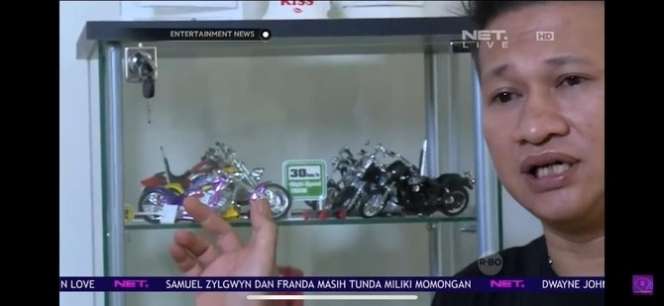 10 Potret Rumah Mang Saswi Sahabat ‘Sultan’ Sule, Bak Showroom Motor Harley Davidson