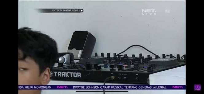10 Potret Rumah Mang Saswi Sahabat ‘Sultan’ Sule, Bak Showroom Motor Harley Davidson
