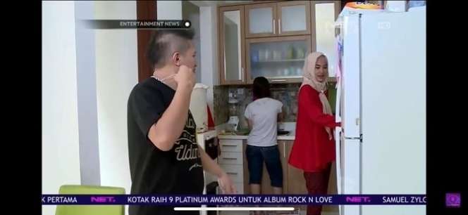 10 Potret Rumah Mang Saswi Sahabat ‘Sultan’ Sule, Bak Showroom Motor Harley Davidson
