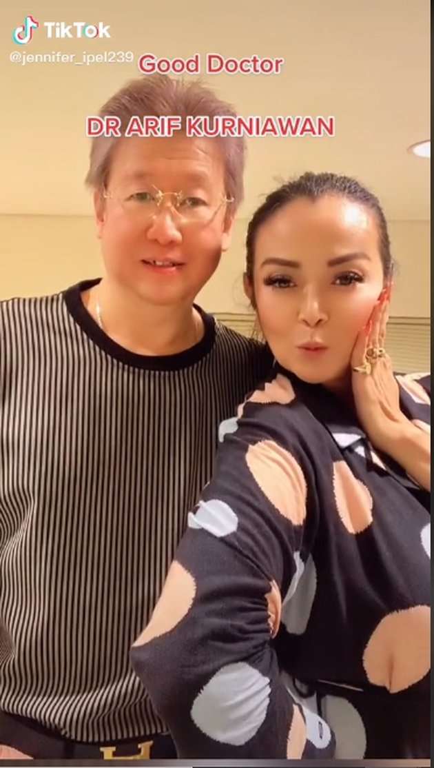 Berusia 51 Tahun, Inilah Potret Terbaru Jennifer Jill Usai Turun 20 Kilo, Disebut Makin Awet Muda!