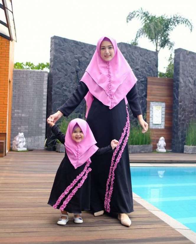 Potret Anak Seleb yang Masih Balita Kenakan Hijab, Gemesin Banget!