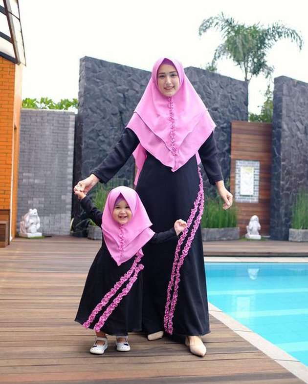 Potret Anak Seleb yang Masih Balita Kenakan Hijab, Gemesin Banget!