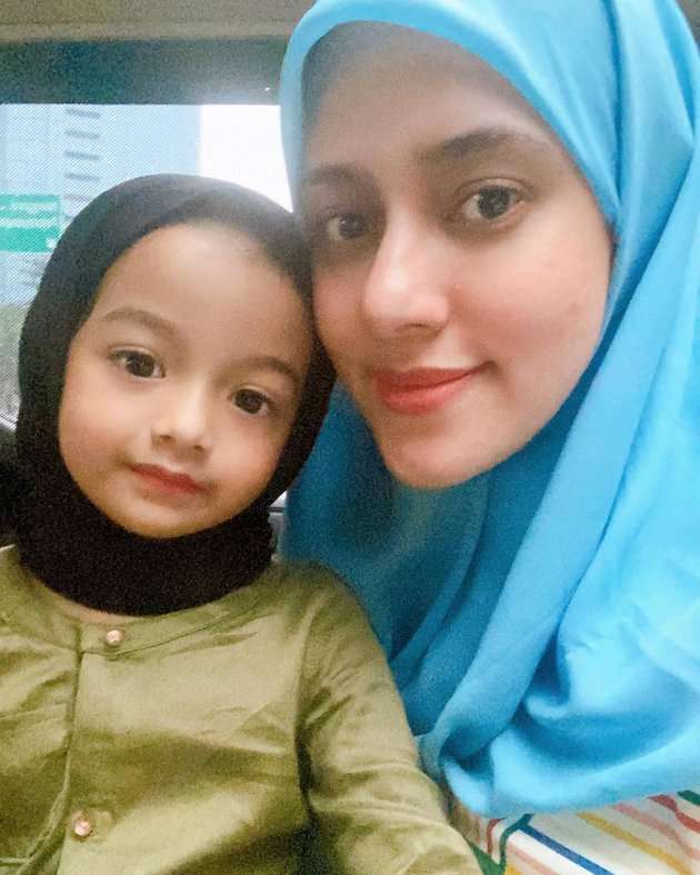 Potret Queen Eijaz Anak Fairuz dan Sonny Septian Saat Belajar Mengaji, Didoakan Jadi Hafizah 