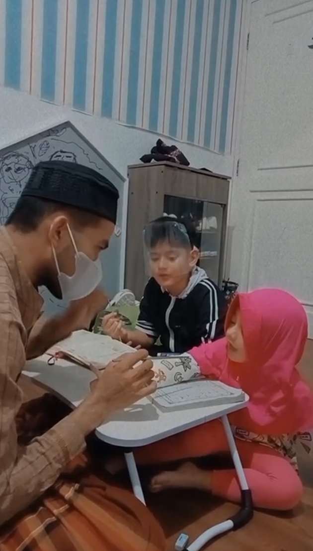 Potret Queen Eijaz Anak Fairuz dan Sonny Septian Saat Belajar Mengaji, Didoakan Jadi Hafizah 