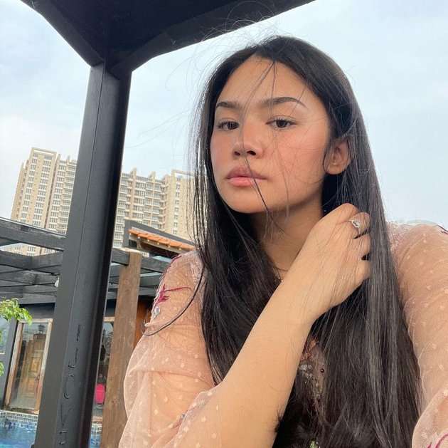 Punya Jabatan Penting di Perusahaan Ahmad Dhani, Ini 6 Potret Terbaru Tiarani Savitri Putri Mulan Jameela yang Kini Beranjak Dewasa!