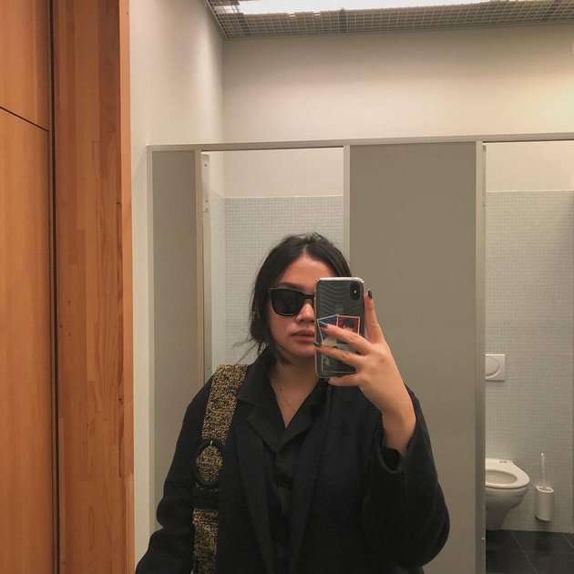 Punya Jabatan Penting di Perusahaan Ahmad Dhani, Ini 6 Potret Terbaru Tiarani Savitri Putri Mulan Jameela yang Kini Beranjak Dewasa!