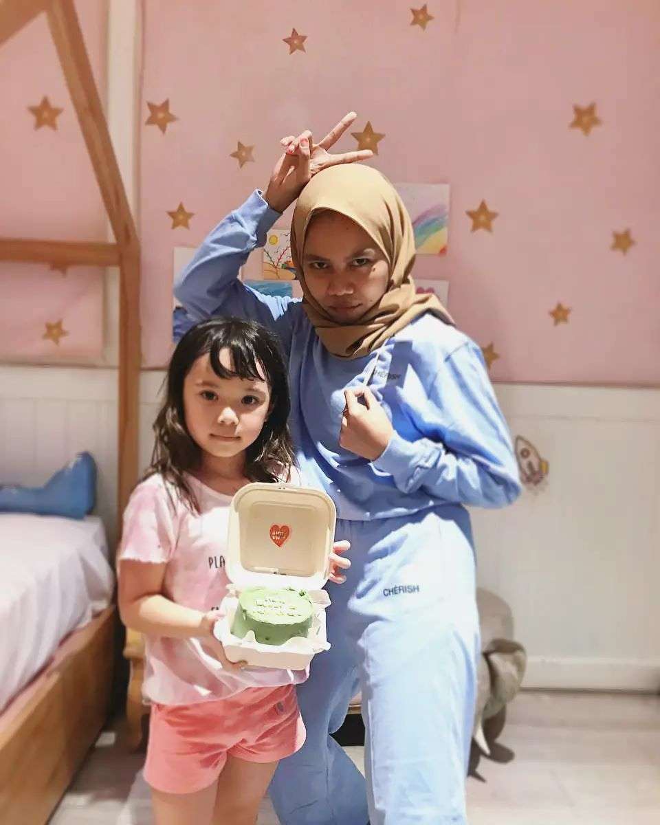 Masih Ingat Koneng Pengasuh Gempi? Hidupnya Kini Berubah Drastis, Lihat 8 Potretnya