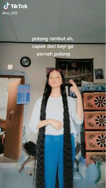 Viral! 8 Potret Gadis Cantik 19 Tahun Tak Potong Rambut Dari Bayi, Dijuluki ‘Rapunzel Lokal’