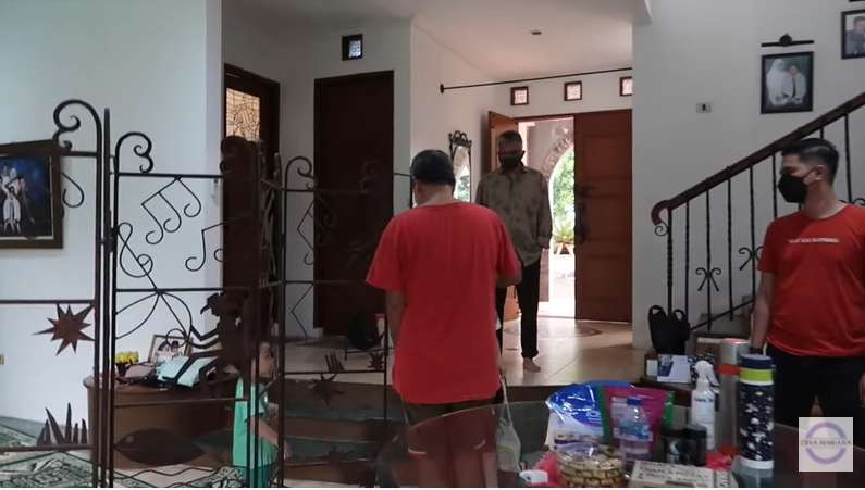 10 Potret Rumah Dina Mariana, Artis yang Dikabarkan Hilang, Super Mewah Ada Air Terjun!