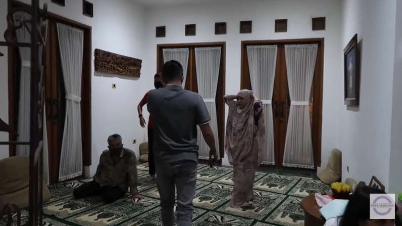 10 Potret Rumah Dina Mariana, Artis yang Dikabarkan Hilang, Super Mewah Ada Air Terjun!