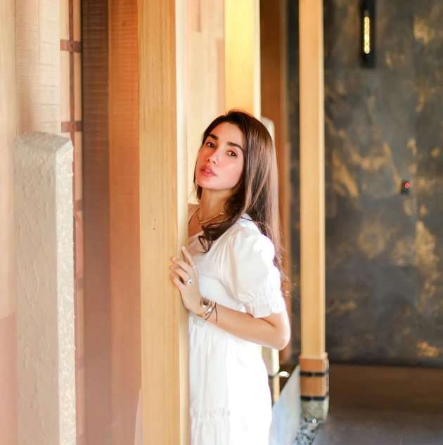 7 Potret Terbaru Ussy Sulistiawaty Usai Turun 23 Kilo, Body Langsingnya Bikin Pangling!