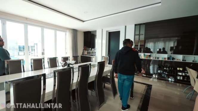 10 Potret Rumah Basrizal Koto, Sopir Angkot yang Kini Jadi ‘Sultan’, Mewahnya Kelewatan!