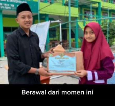 Kisah Cinta Kepsek di Lampung yang Nikahi Muridnya Sendiri, ‘Dulu Kepala Sekolah Kini Jadi Kepala Rumah Tangga’
