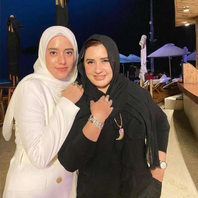 10 Potret Terbaru Fadia A Rafiq, Pedangdut Cantik yang Kini Jadi Bupati Pekalongan, Gayanya Disorot!