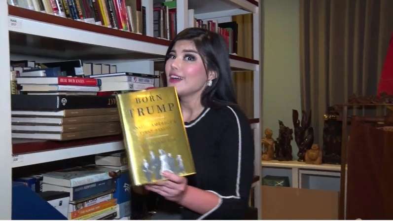 10 Potret Perpustakaan Pribadi Konglomerat Dita Soedarjo, Kutu Buku yang ‘Hot’, Koleksinya Bikin Syok!