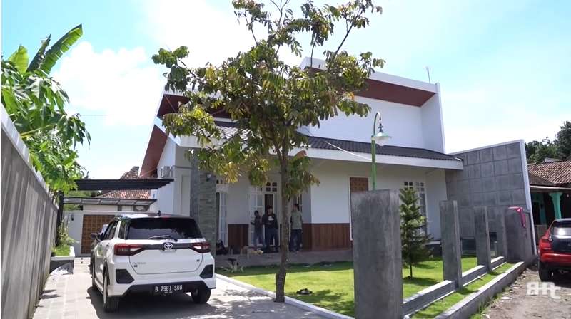 10 Potret Rumah Youtuber Ridwan Hanif, ‘Sultan’ yang Pilih Tinggal di Kampung