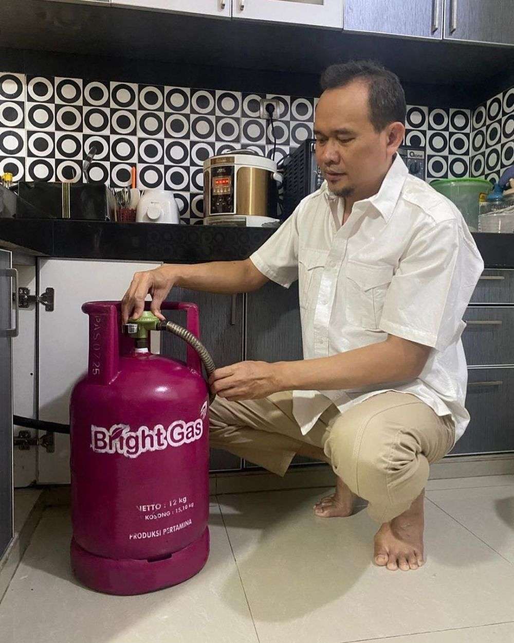 8 Potret Rumah Cak Lontong yang Jauh dari Kesan Mewah, Punya Banyak Koleksi Sepeda Mewah!