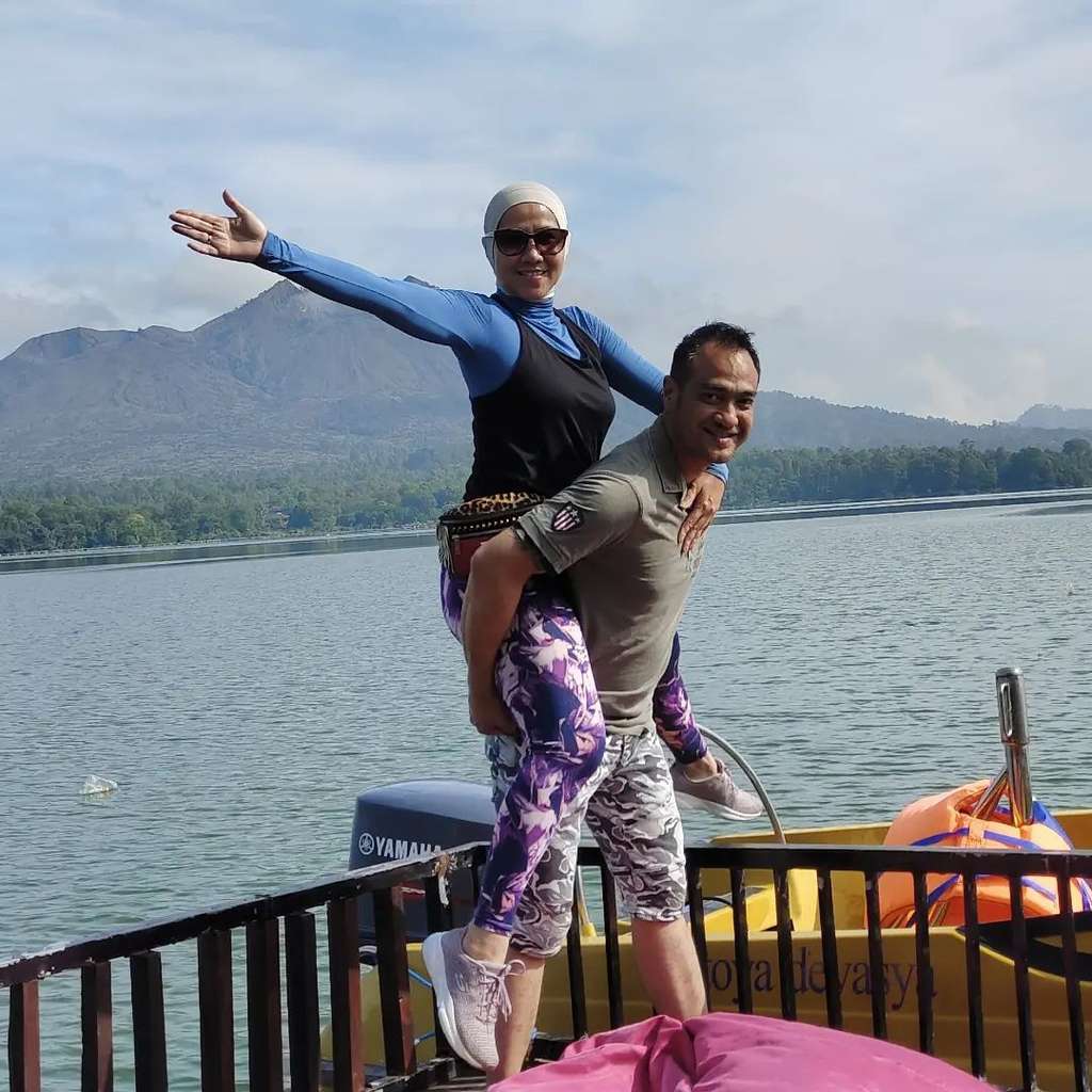 7 Potret Mesra Aktris dengan Pasangan Lebih Muda, Wulan Guritno Selisih 15 tahun