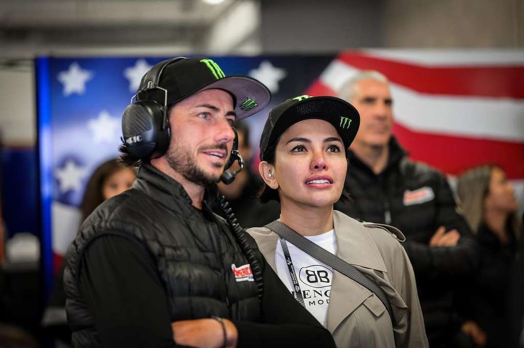 Potret Nikita Mirzani Pamer Kemesraan dengan John Hopkins di MotoGP Portugal