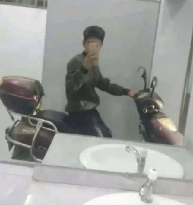 8 Momen Selfie Nyeleneh yang Hasilnya Malah Bikin Ngakak!