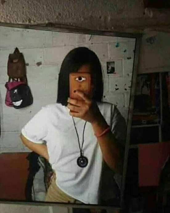 8 Momen Selfie Nyeleneh yang Hasilnya Malah Bikin Ngakak!