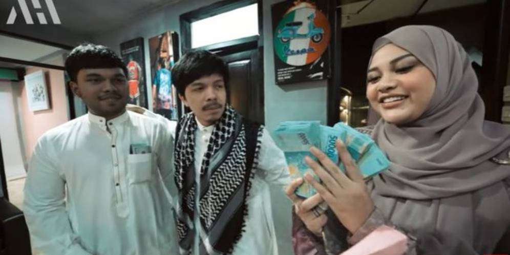 Atta Halilintar Bagi-bagi THR Total Rp3 Miliar ke Karyawannya