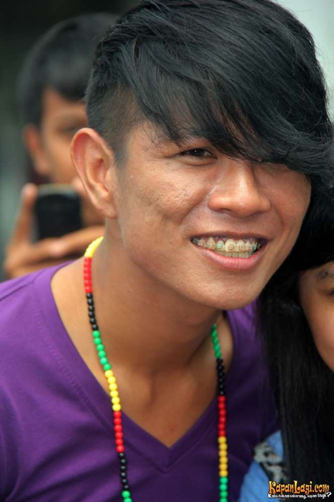 10 Transformasi Andika Kangen Band, Dulu Model Rambut Sasuke Hingga Pakai Behel Gigi!