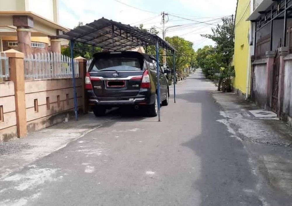 10 Potret Garasi Makan Jalan, Bikin Kesal Sampai ke Ubun-Ubun!