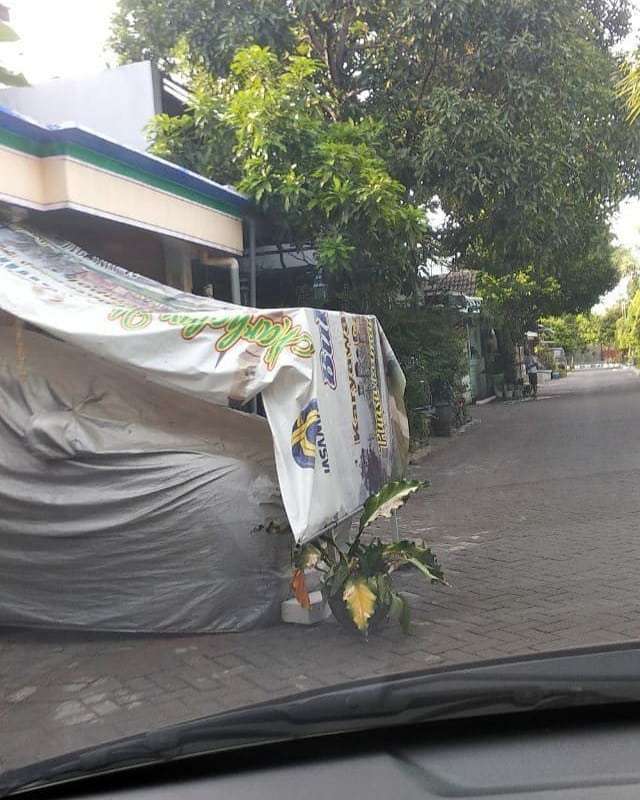 10 Potret Garasi Makan Jalan, Bikin Kesal Sampai ke Ubun-Ubun!